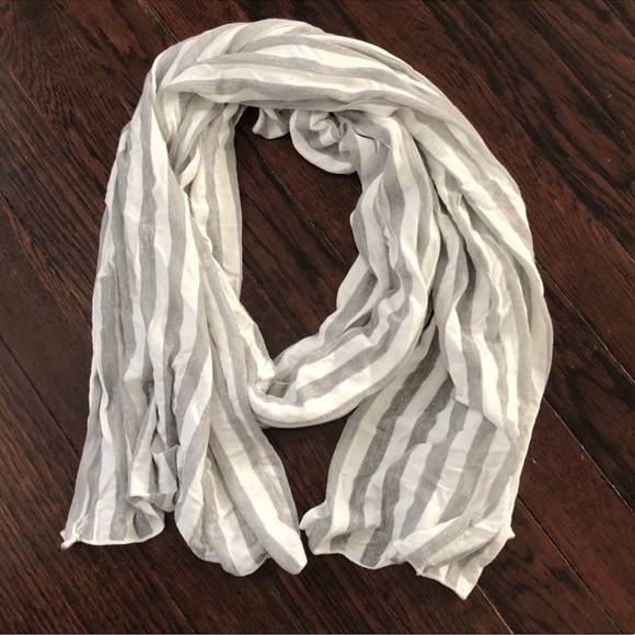 Victoria's Secret Supermodels Essentials Scarf - Picture 3 of 8